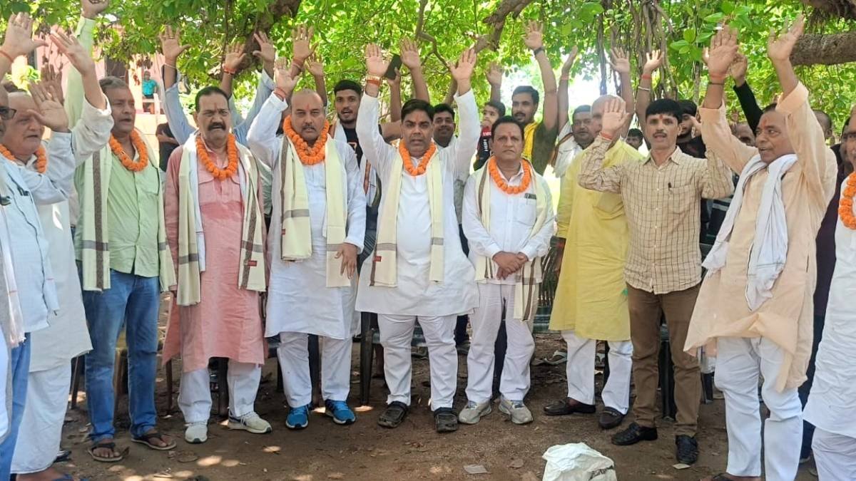 औरंगाबाद: सतचंडी धाम में पूजा कर आनंद शंकर सिंह अपने क्षेत्र की सुख समृद्धि के लिए भगवान से की कामना