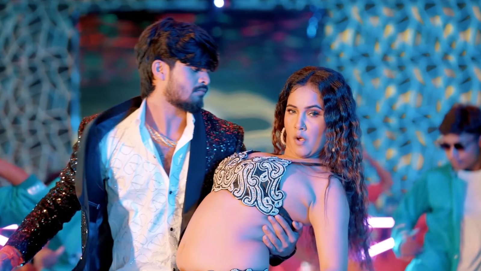 Trisha Kar Madhu के साथ रोमांस करते दिखे मगही स्टार Ashish Yadav, वीडियो हो रहा है तेजी से वायरल