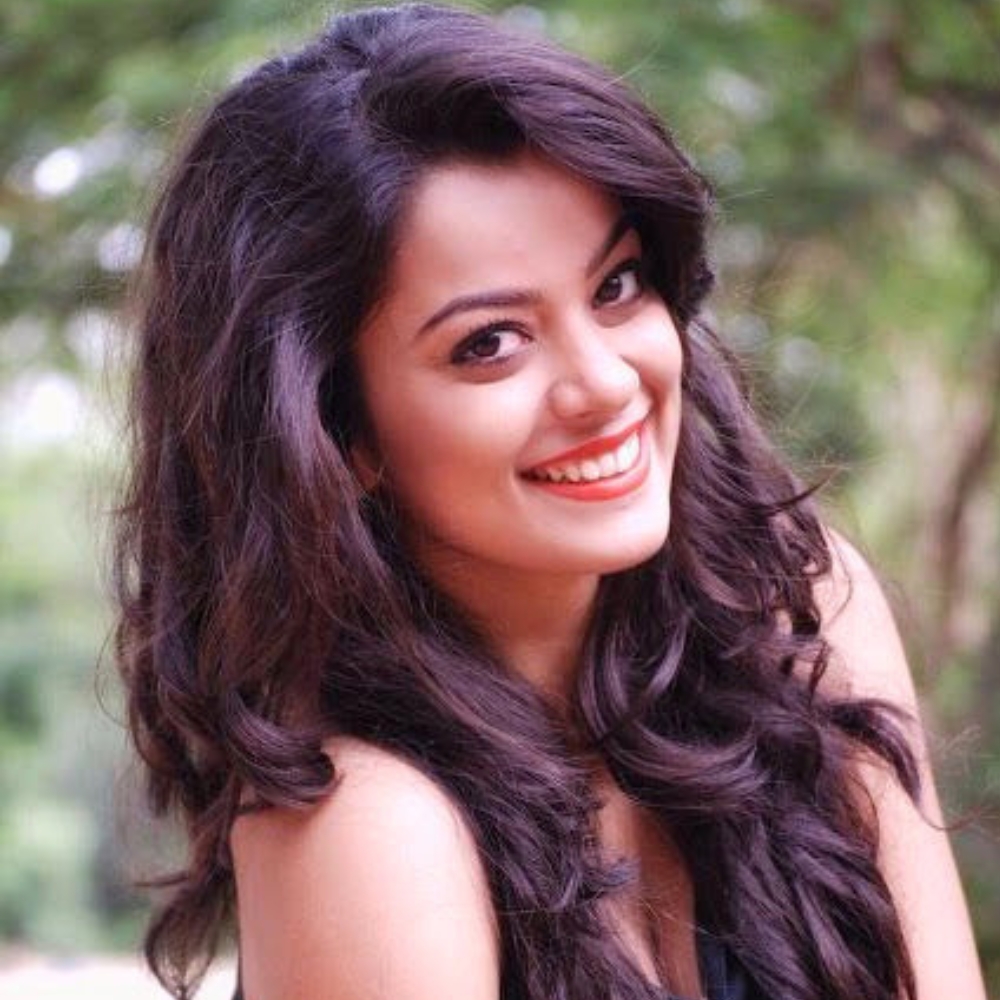  Nidhi Jha - Age, Height, Net Worth, Photos, Videos, Latest News Motiv 