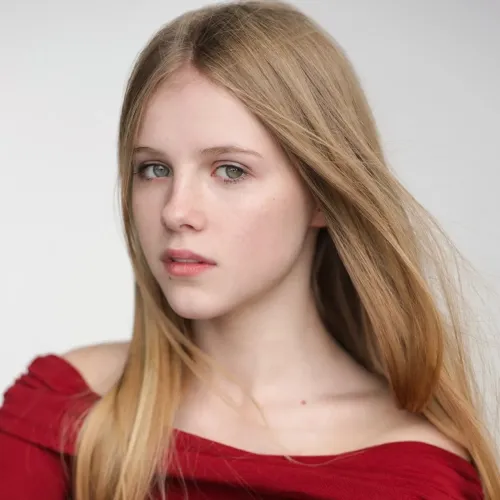 Alyla Browne