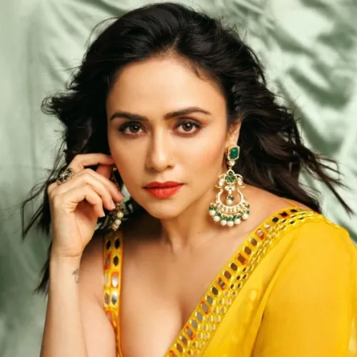 Amruta Khanvilkar