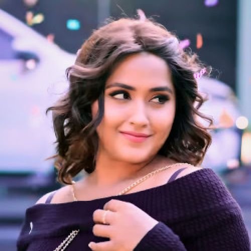  Kajal Raghwani