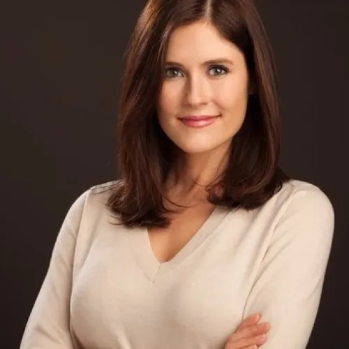 Lindsey Collins 