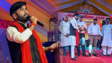 गजना महोत्सव 2026: गायक निरंजन विद्यार्थी की सुरीली प्रस्तुति ने मोहा मन, उमड़ा जनसैलाब