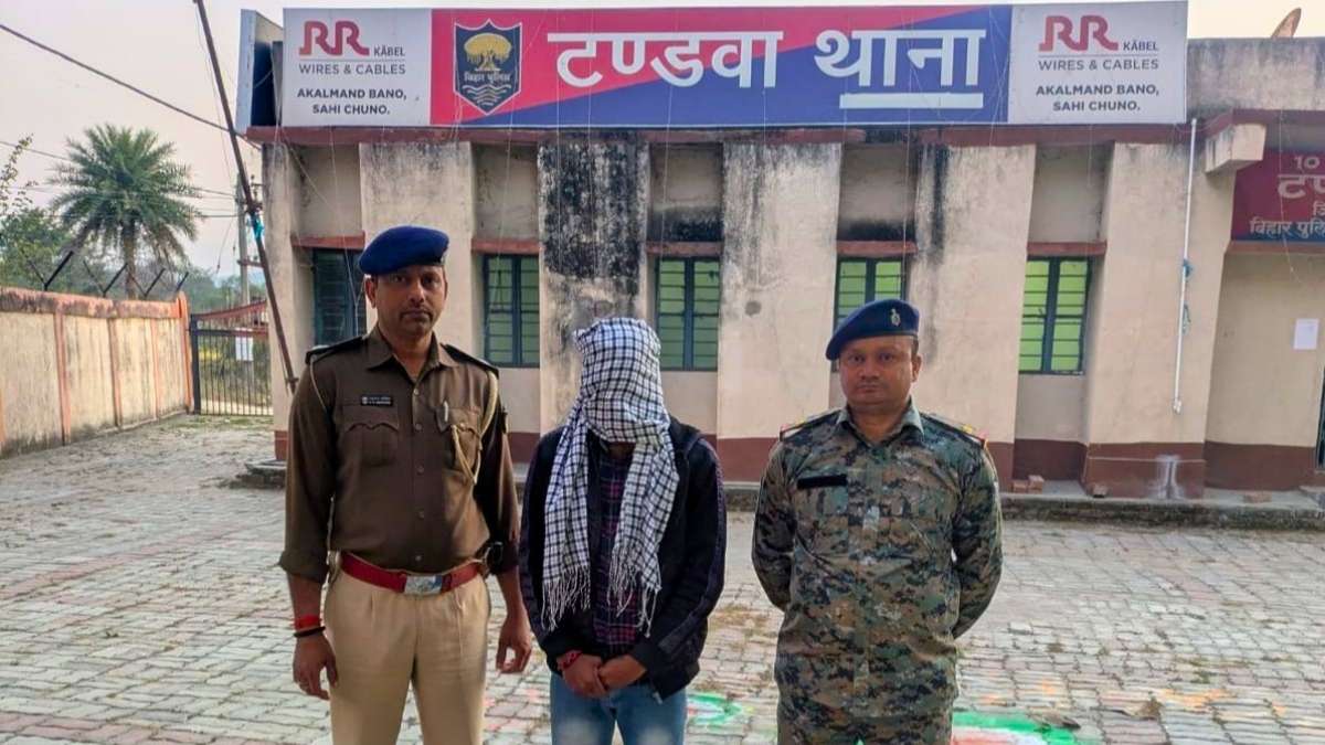 गबन के मामले में टंडवा पुलिस की बड़ी कार्रवाई, फरार पूर्व डीलर अभिमन्यु गिरफ्तार