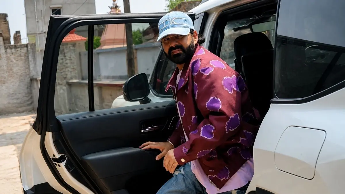 भोजपुरी सुपरस्टार पवन सिंह अपने गांव आरा पहुंचे, बॉलीवुड फिल्म की शूटिंग को लेकर बढ़ी चर्चाएं