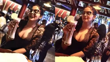 Pragya Nayan Bold Look: ब्लैक लेस ड्रेस और बोल्ड अंदाज़, प्रज्ञा नयन की इन तस्वीरों ने इंटरनेट पर लगा दी है आग