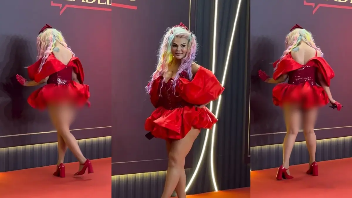 Rakhi Sawant Viral Video: इवेंट में बोल्ड आउटफिट के कारण Oops Moment का शिकार हुईं राखी सावंत
