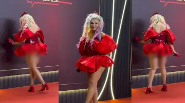 Rakhi Sawant Viral Video: इवेंट में बोल्ड आउटफिट के कारण Oops Moment का शिकार हुईं राखी सावंत