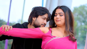 भोजपुरी सिंगर Vicky Raja Veera का नया धमाका: 'कमर धके' ने यूट्यूब और इंस्टाग्राम पर मचाई सनसनी, पवन-खेसारी को मिल रही कड़ी टक्कर